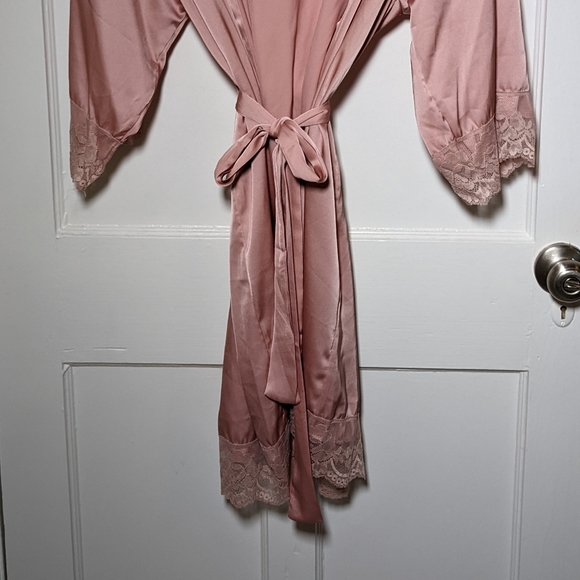 Blush Pink Satin Robe (Short) - Picture 2 of 2